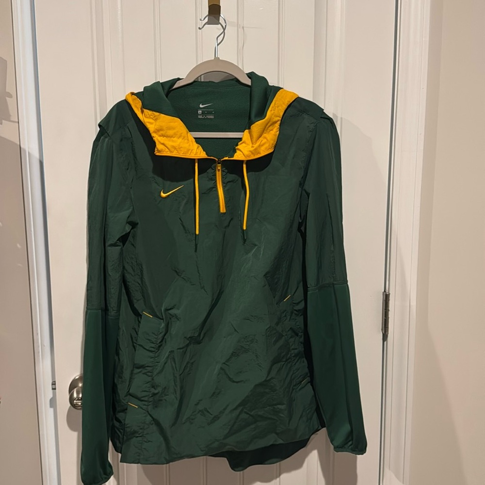 COPY - Nike green and gold team pull over/ or everyday wear!